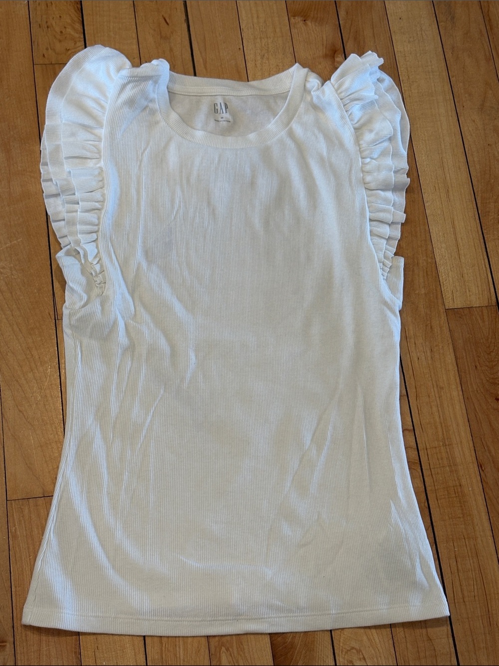 GAP White Ruffle Sleeve Ribbed Tank size medium